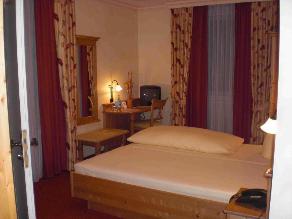 Hotel-Restaurant Schieble Kenzingen Room photo